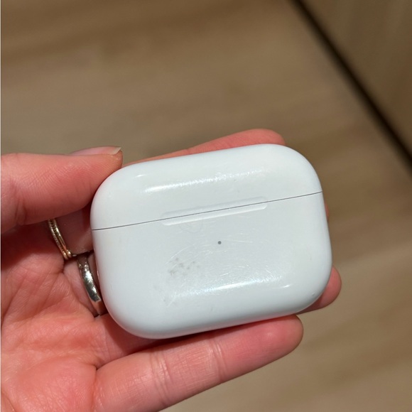 AirPods Pro - Picture 2 of 3
